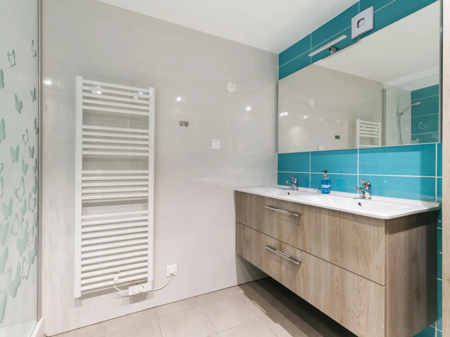Majestic Holiday Home in Neubois with Private Pool