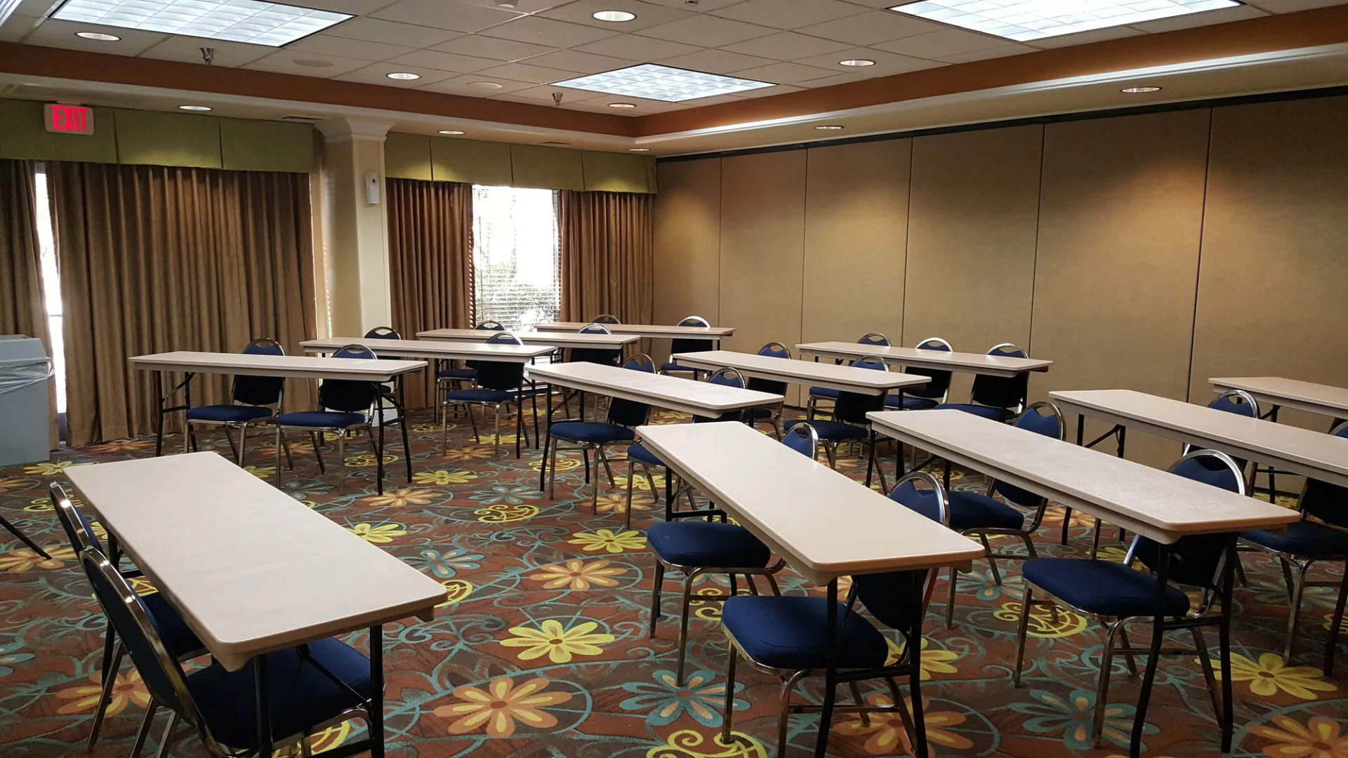 Holiday Inn Express Hotel & Suites Wilmington-University Ctr by IHG
