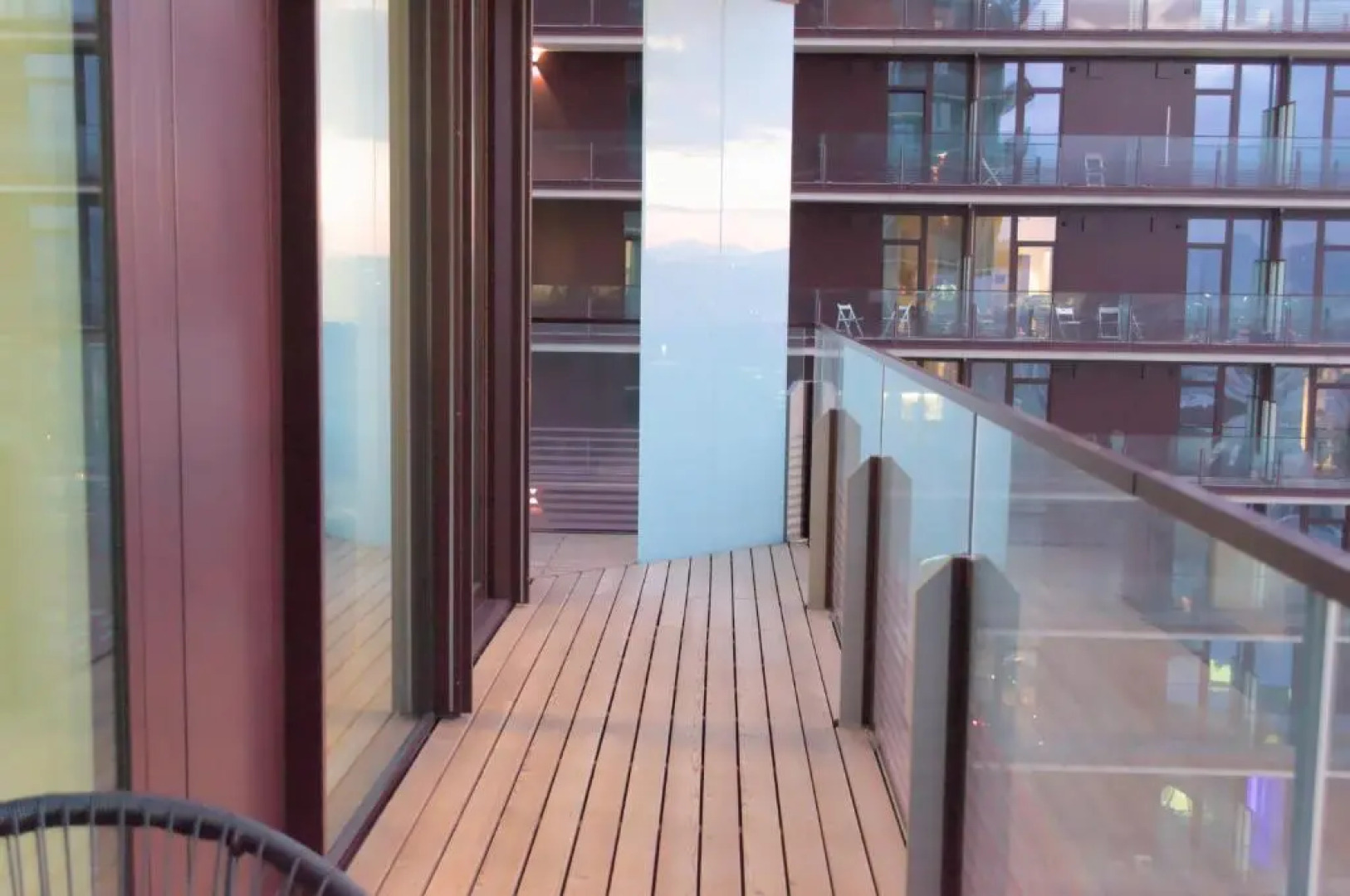 Triiiple Suites Level 22 mit Balkon und Tiefgarage