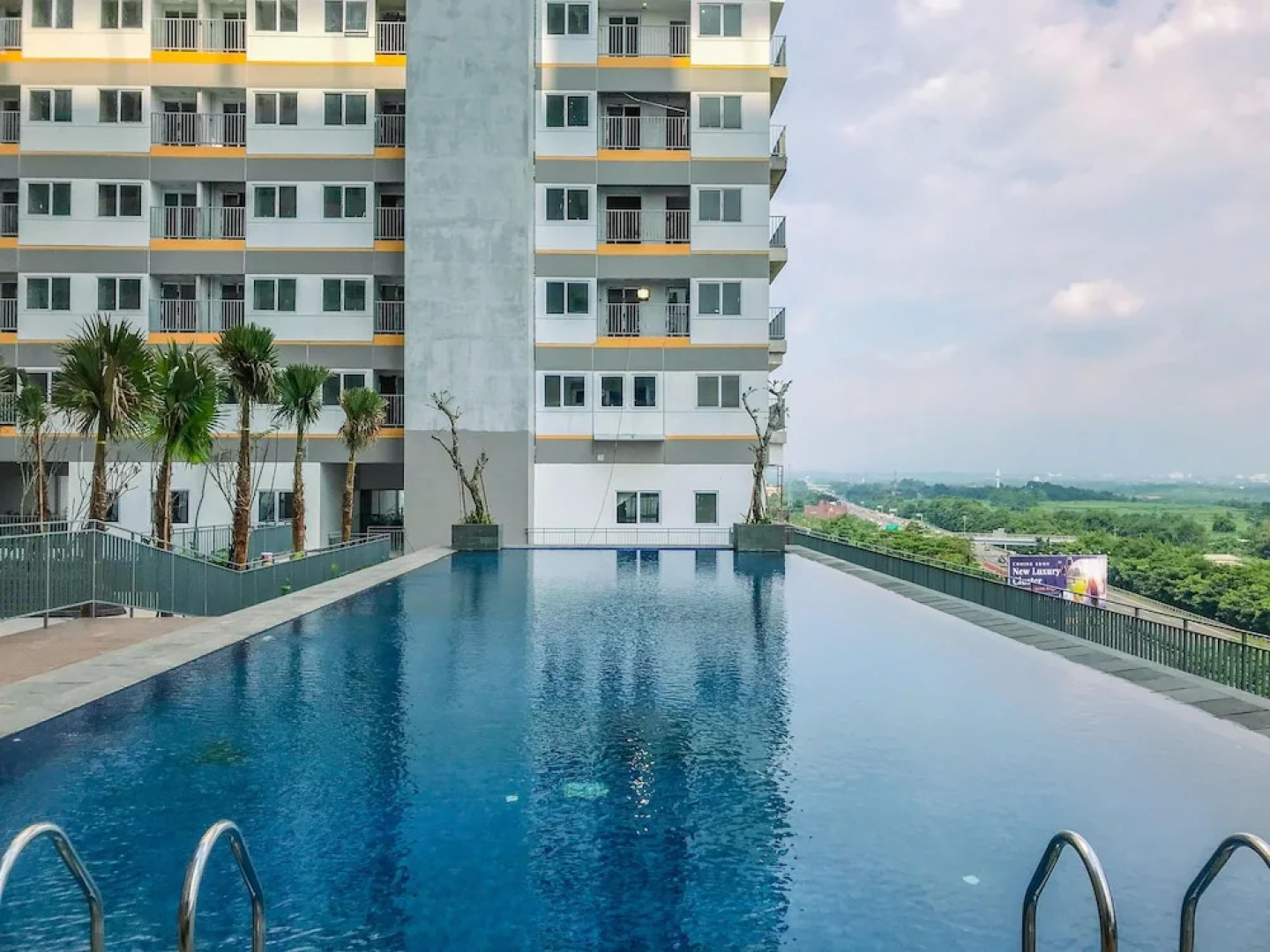Modern Look Studio Lrt City Sentul - Royal Sentul Park Apartment