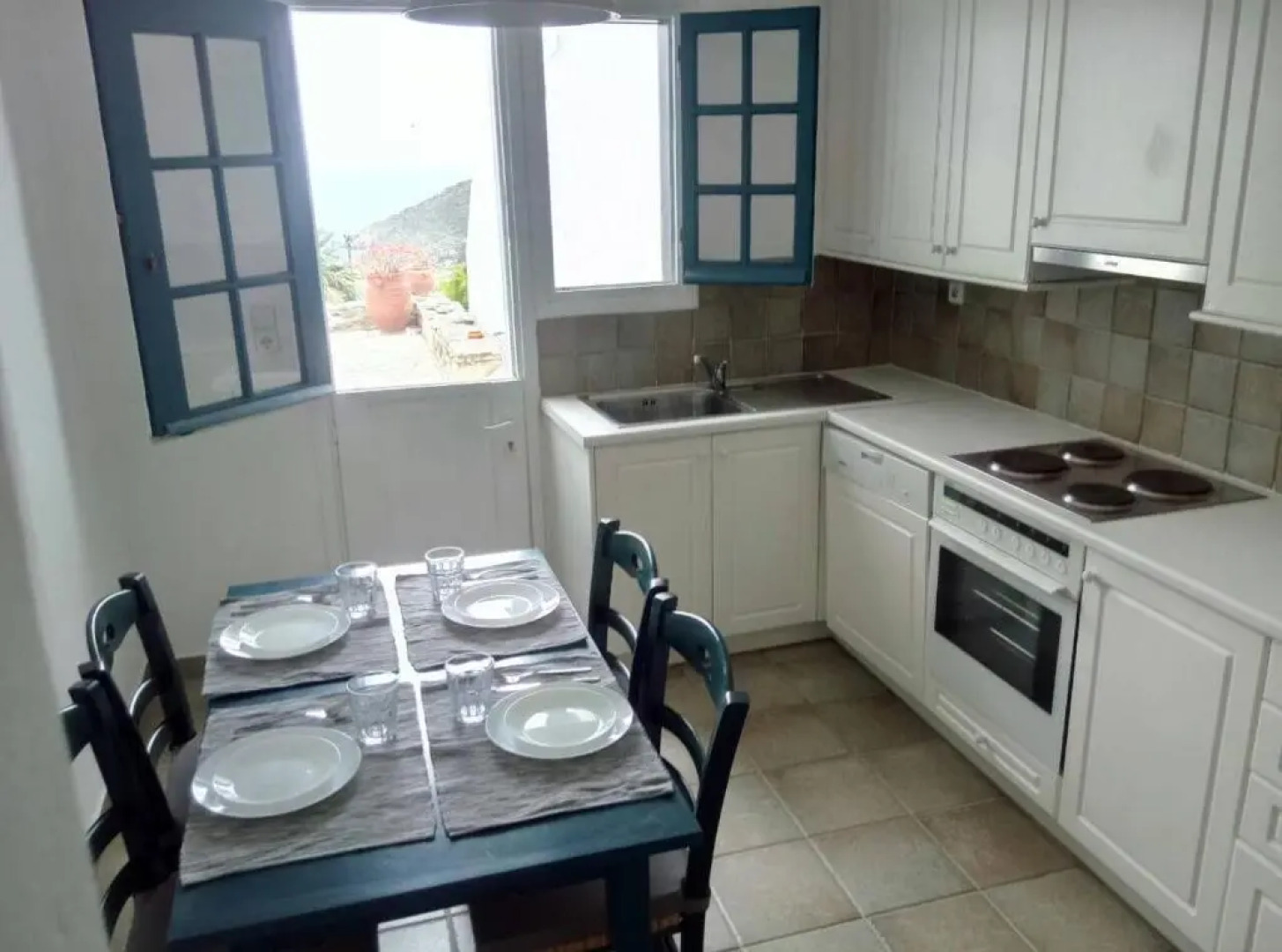 Chez Semiramis Sunrise Serifos 11 persons