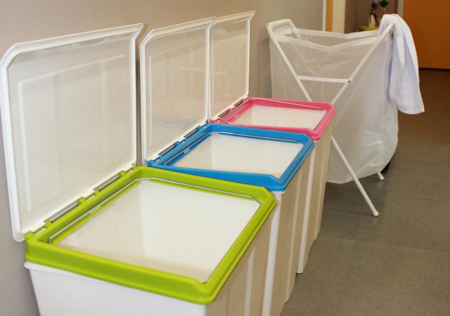 Egg House Namisum (Nami Island) Guest House