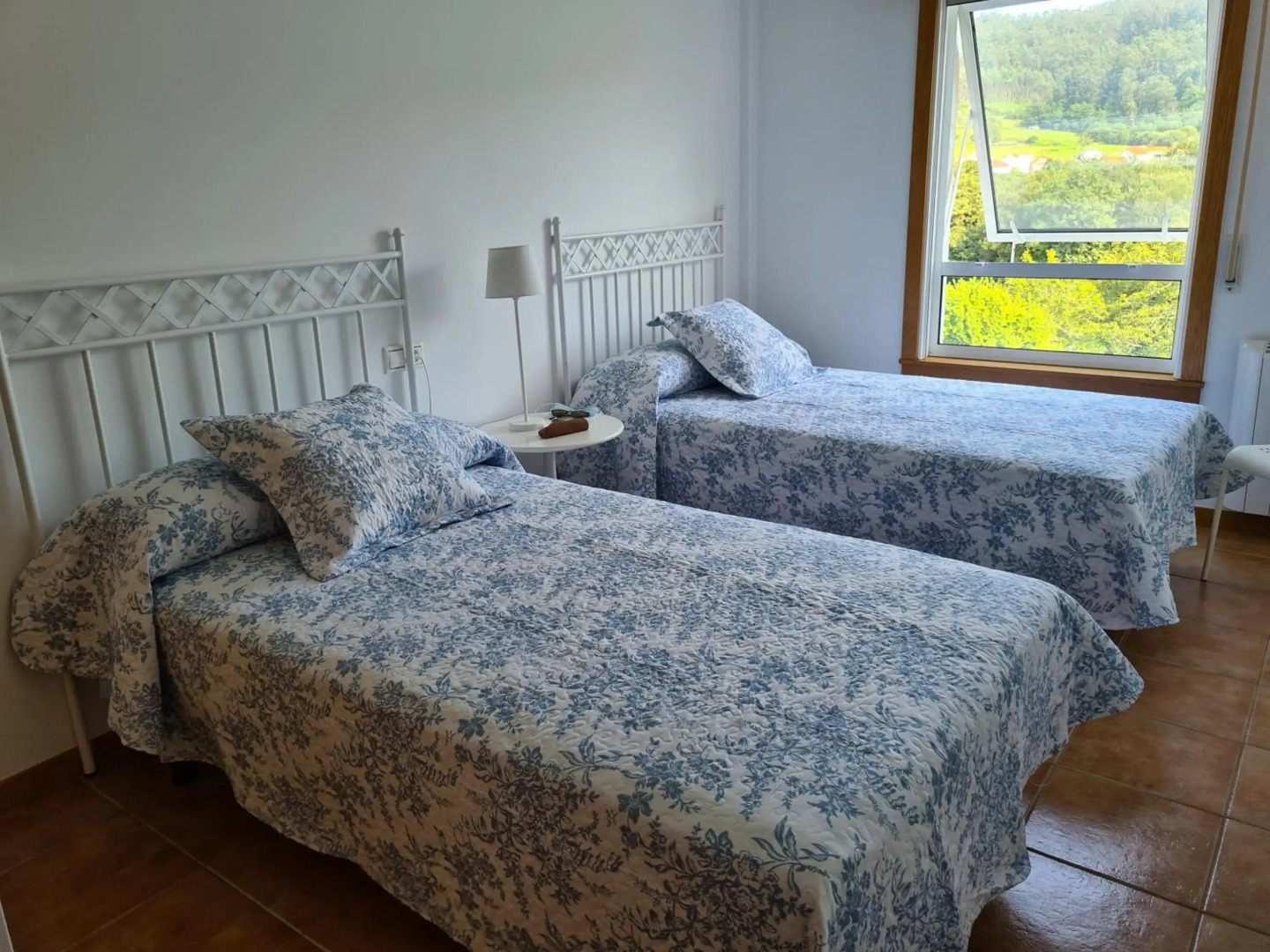 Mar azul en puerto azul