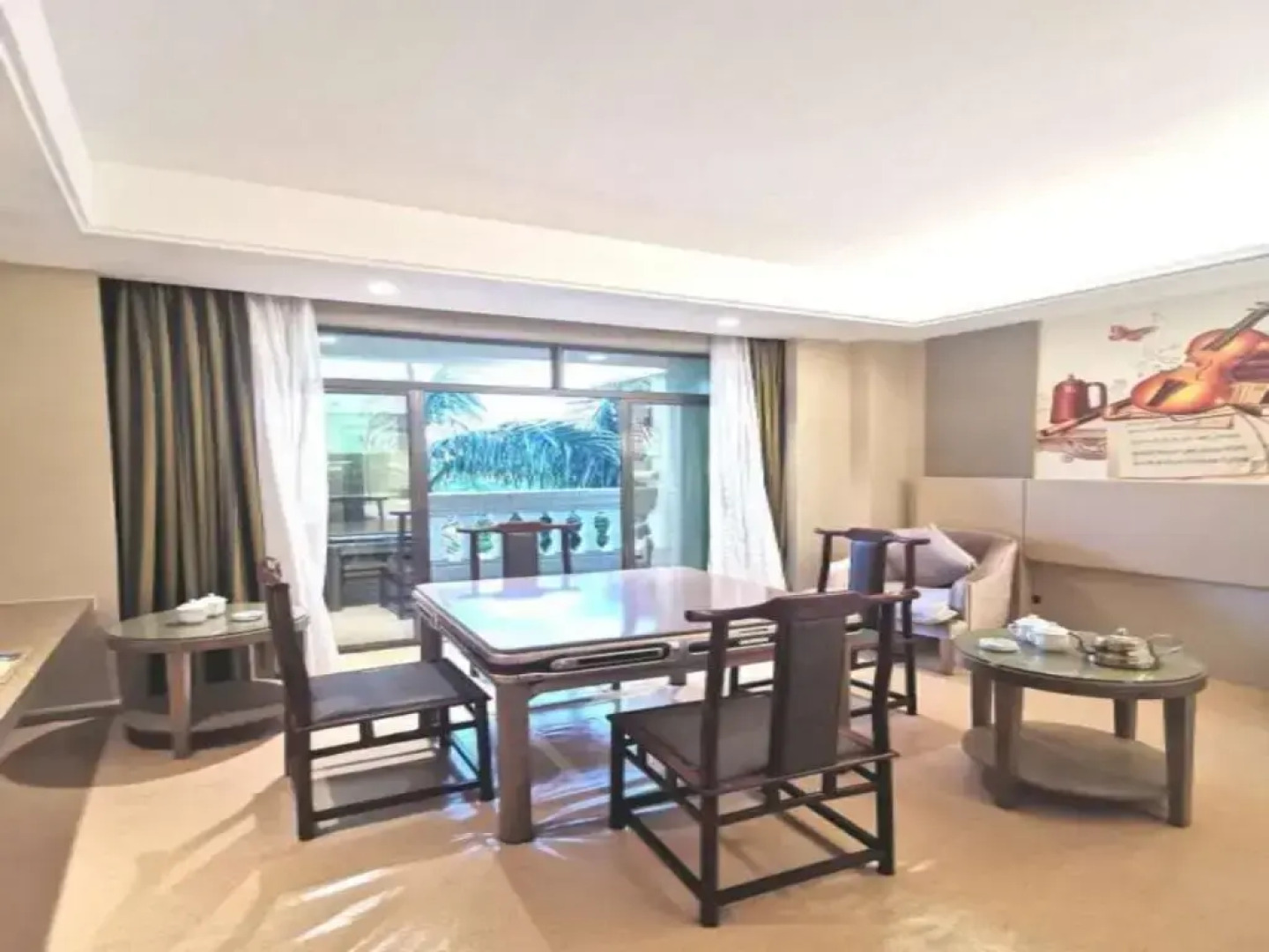 Vienna International Hotel (Haikou Old Town High-speed Railway Station)