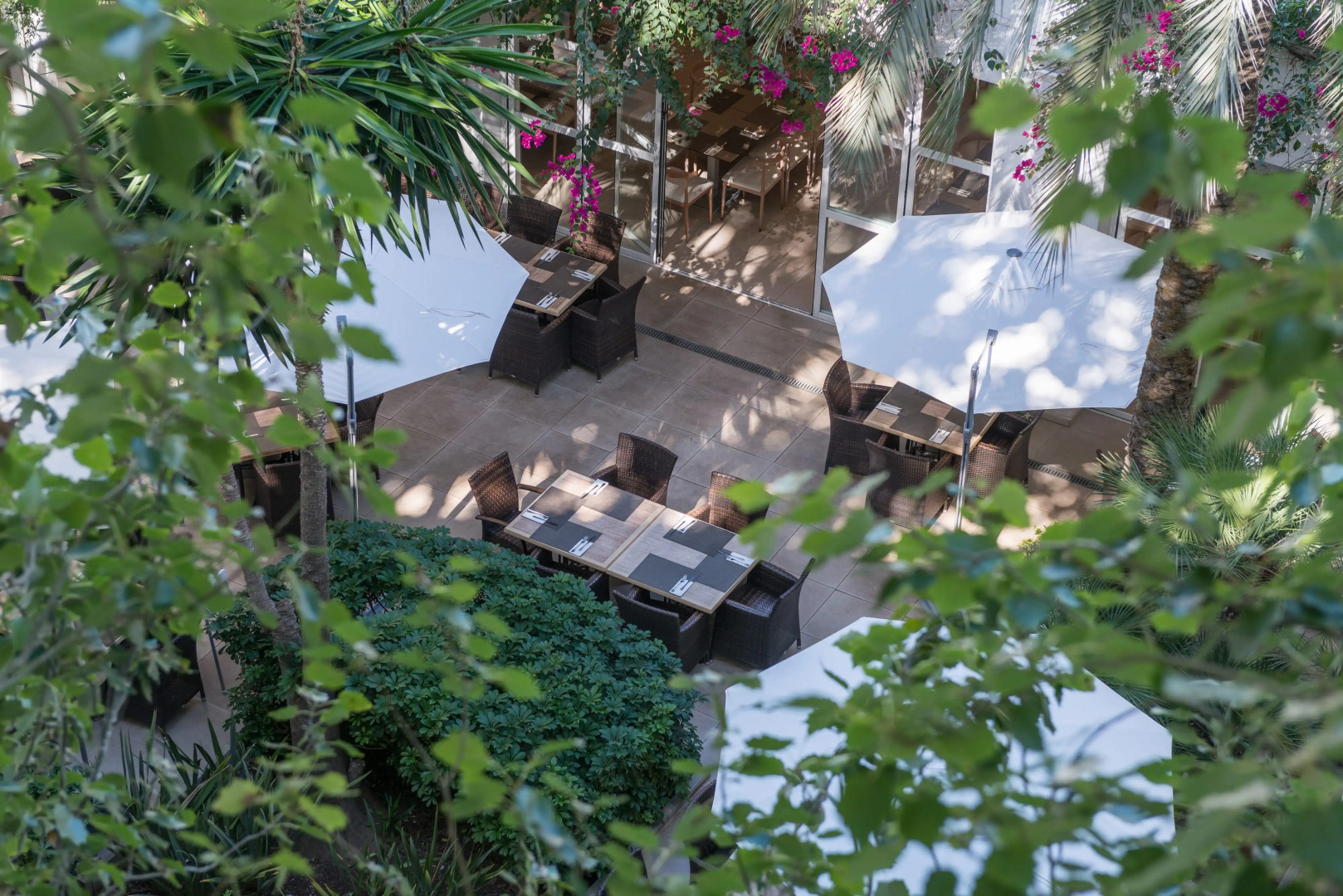 Loft studio with shared pool, near the beach