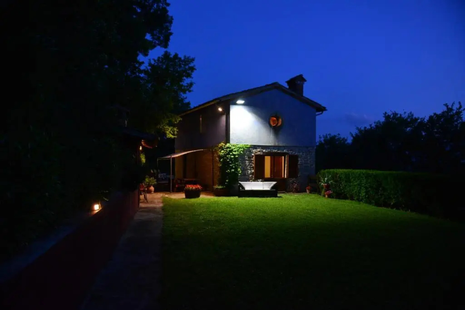 Canapegna Village - private villas and 2 pools in the heart of Le Marche