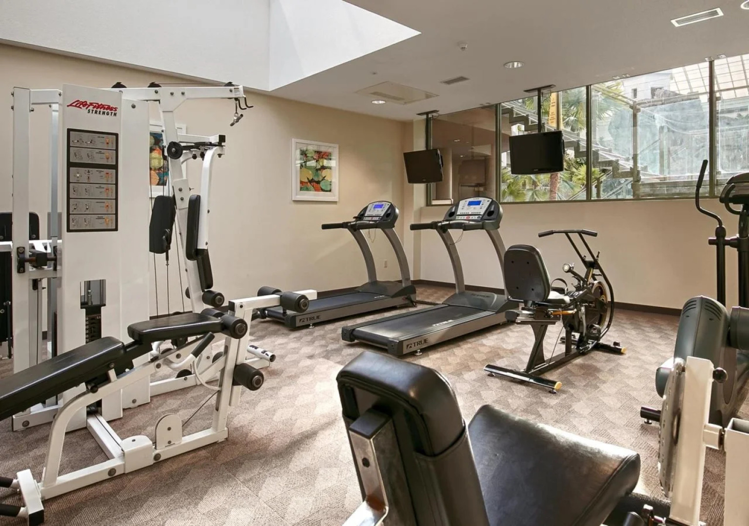 Best Western Plus Lamplighter Inn & Conference Centre