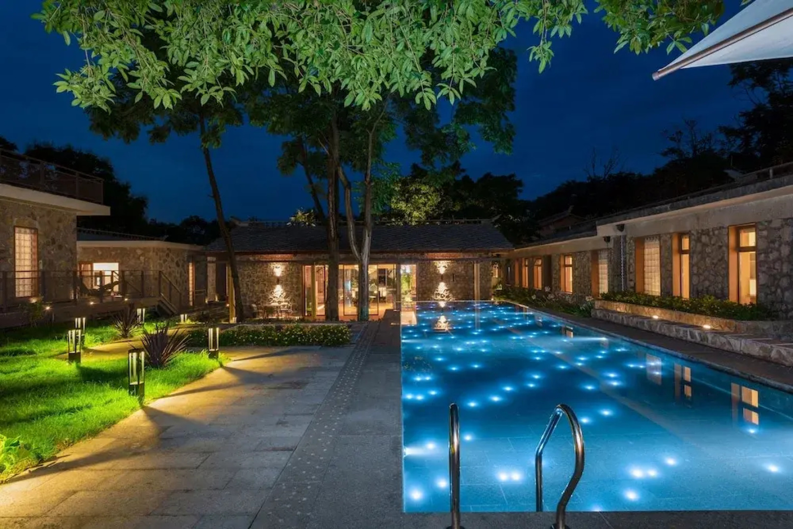 Yaojia Waterfall Village Resort