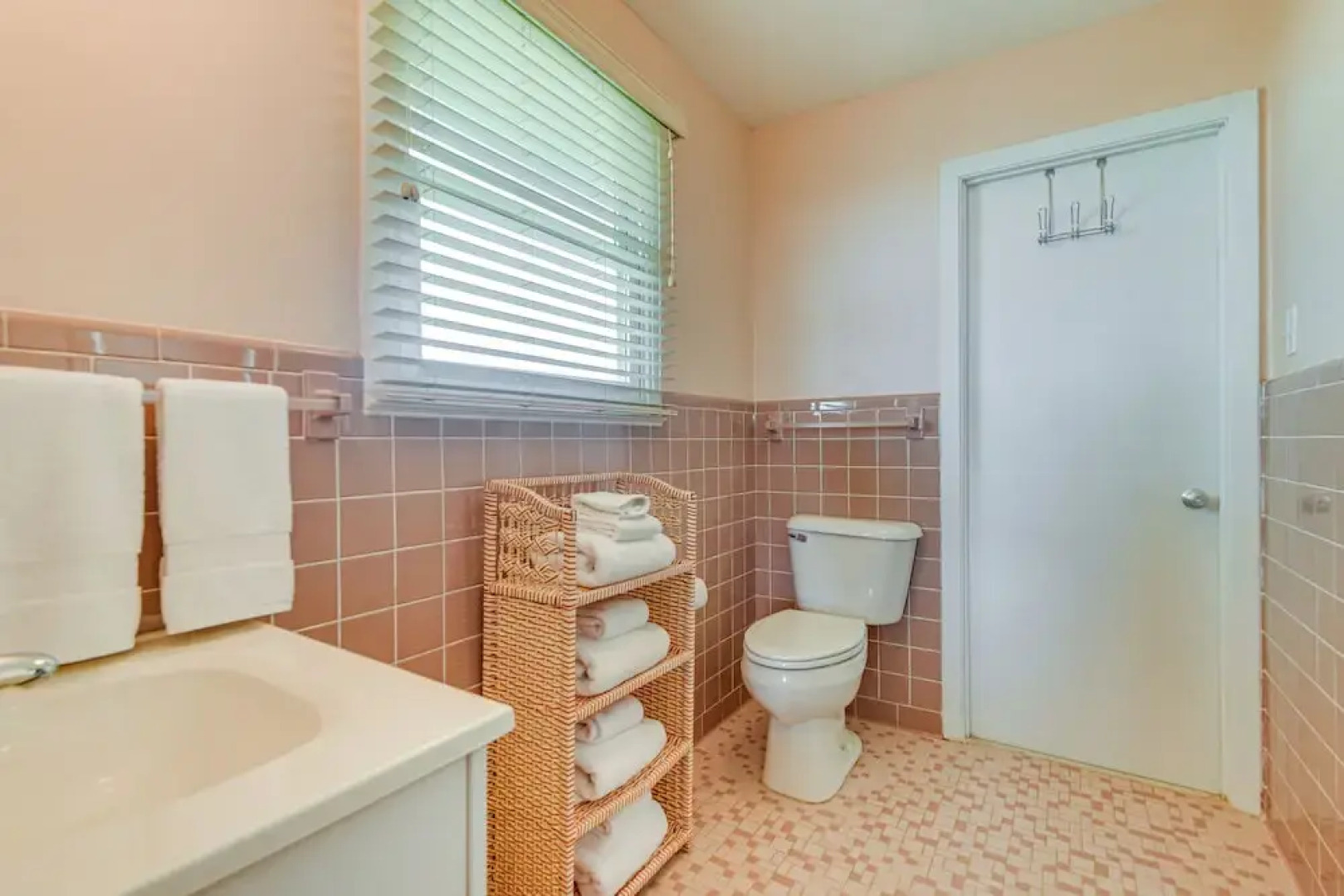 Home on Ocean Isle Beach w/ Catwalk & Deck