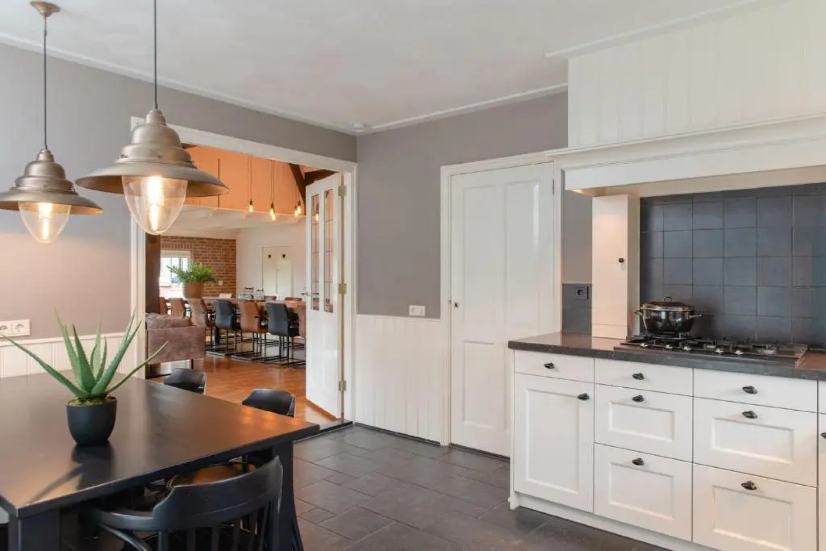 Luxury group accommodation for 14 people