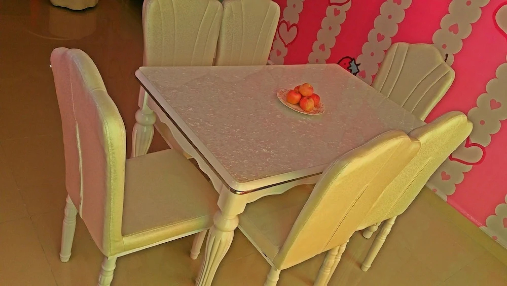 Hello Kitty Signature Suite