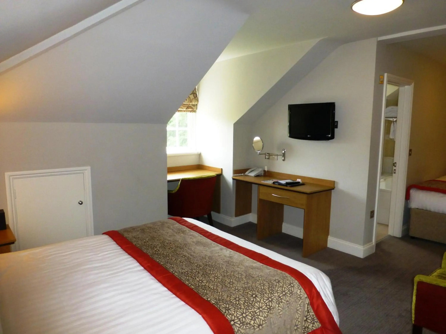 The Riverside House Hotel