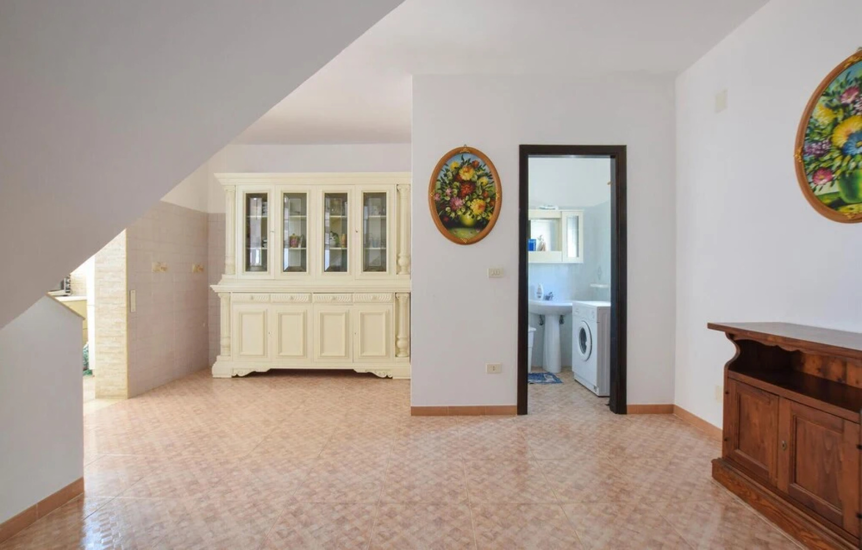 Stunning Home in Roseto Capo Spulico With 4 Bedrooms