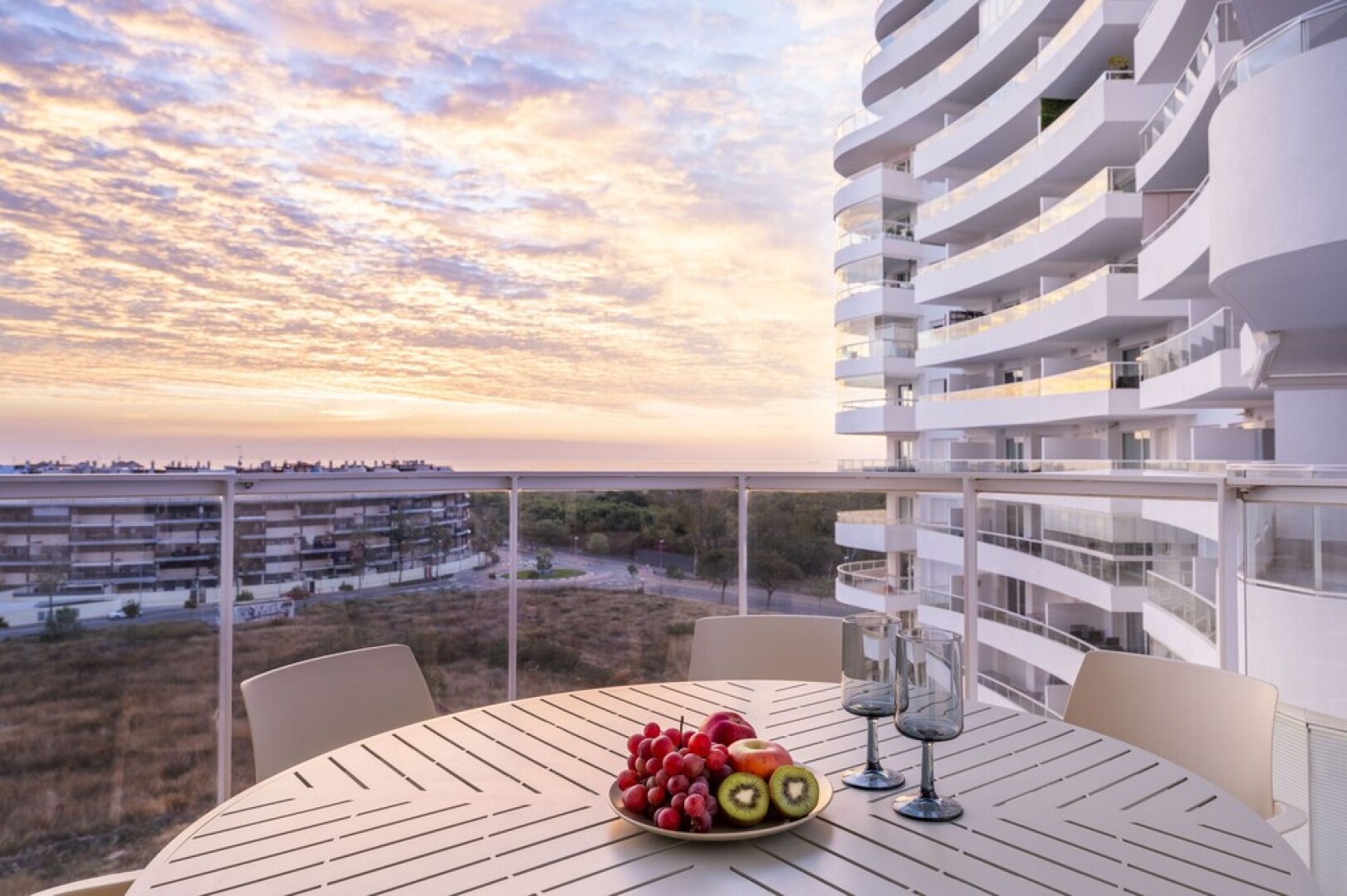 Gran Canet 2BR - Sea Views, Pools & Gym