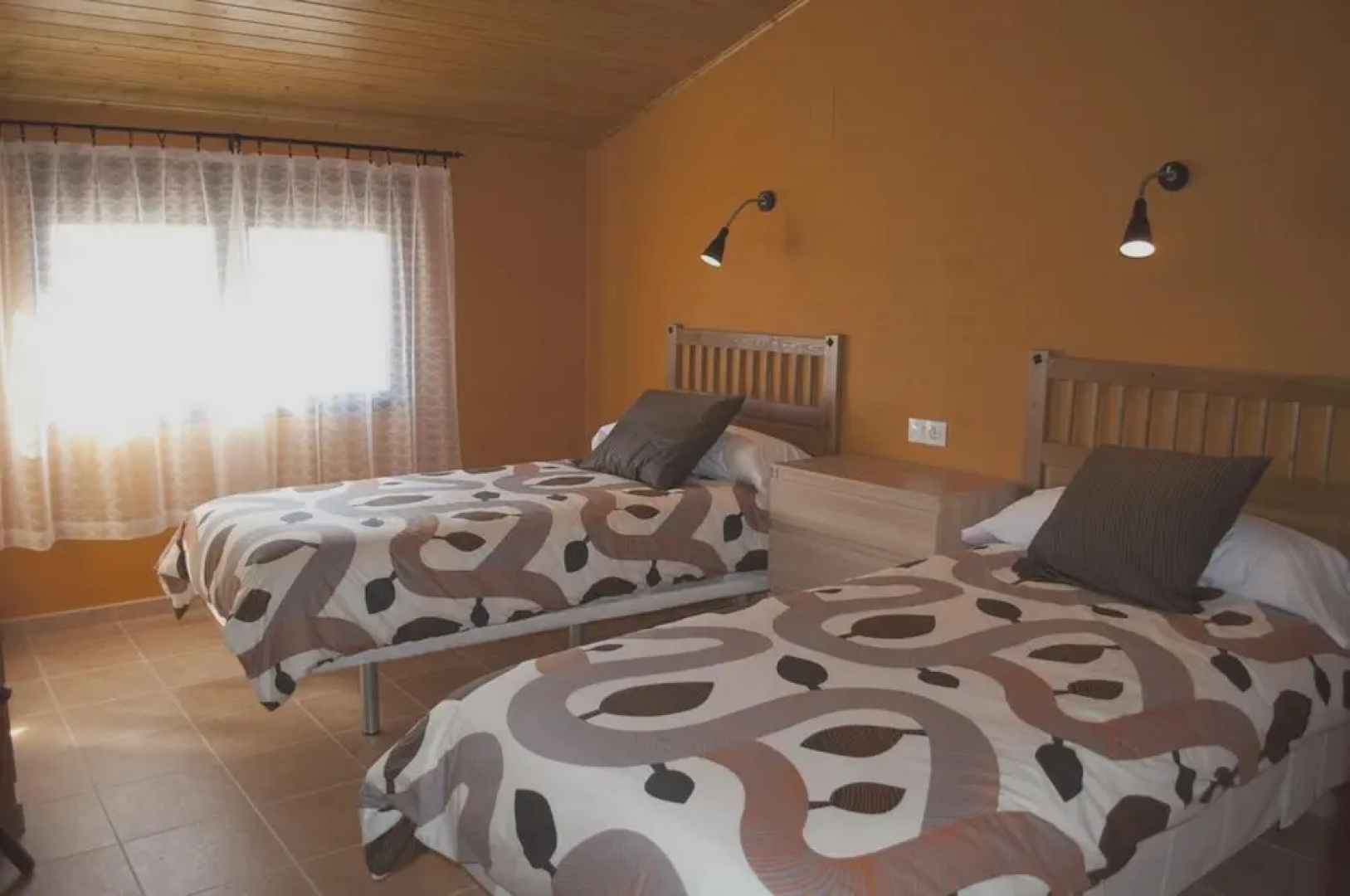 House With 4 Bedrooms in Yeste, With Wonderful Mountain View, Pool Access and Enclosed Garden