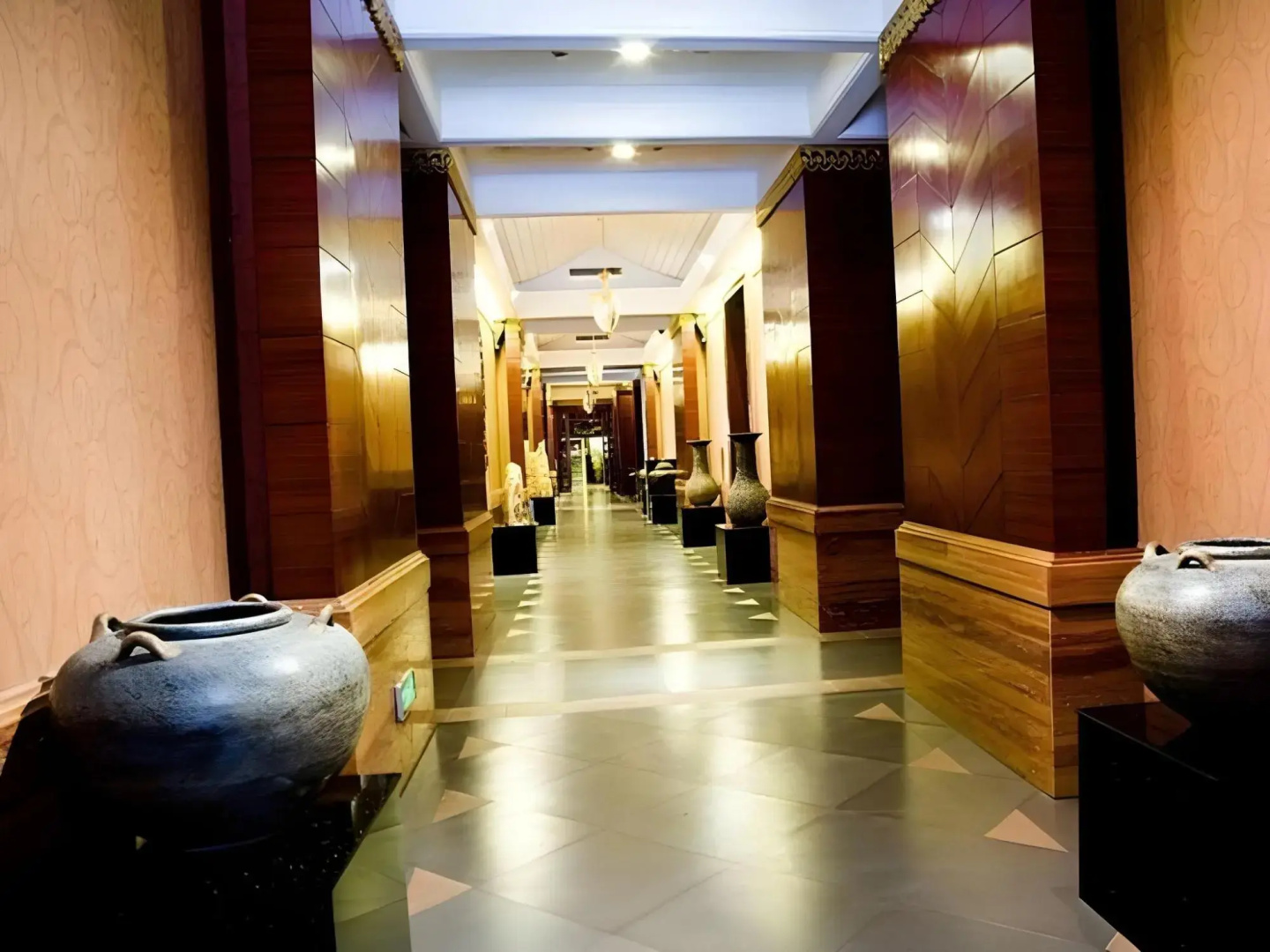 Xishuangbanna Golden Zone Hotel