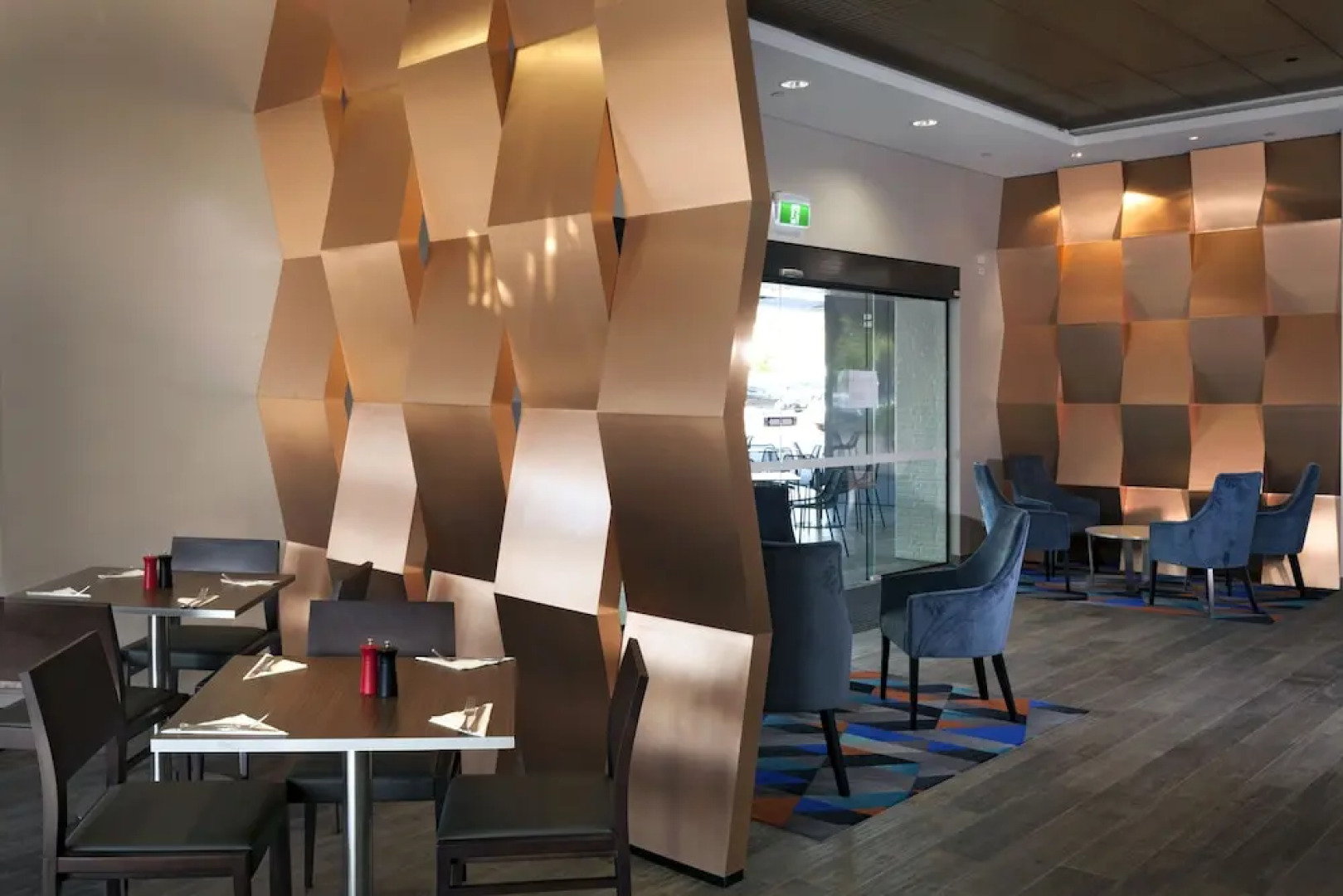 H 105 Mitchell Hotel and Apartments