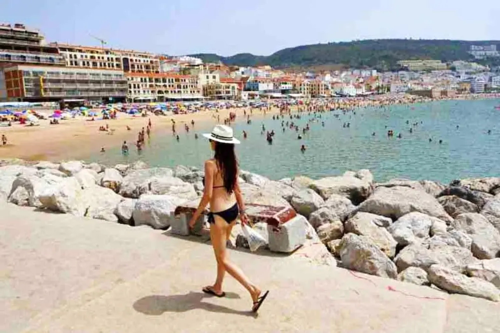 House With 3 Bedrooms in São Domingos de Rana, With Wonderful Mountain View and Enclosed Garden Near the Beach