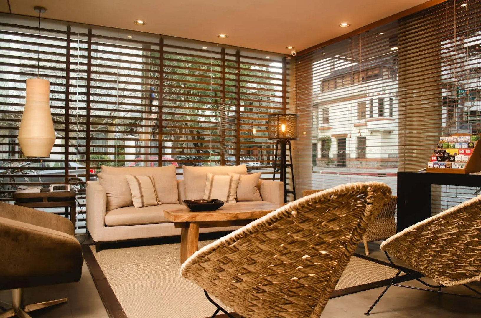 27 Suites Apart Hotel