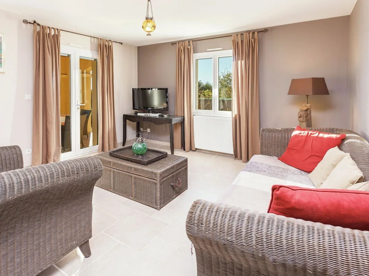 Luxury Villa in Cazals with Swimming Pool