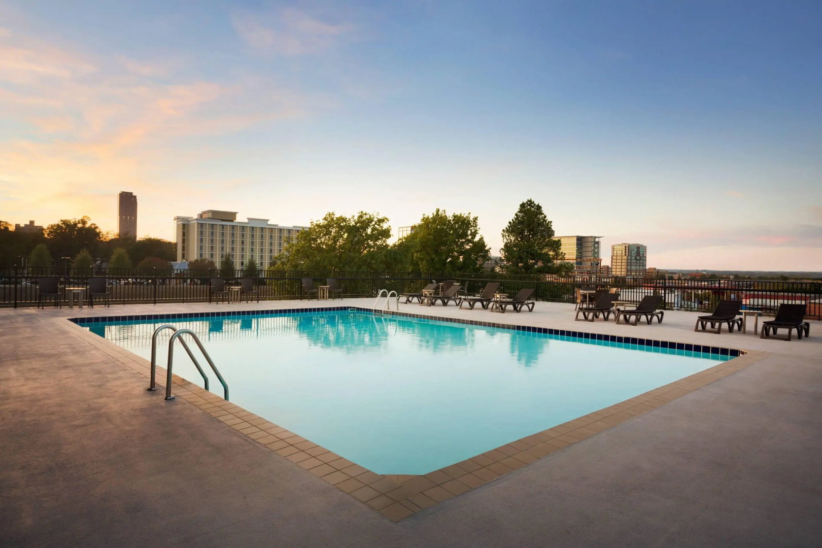 Comfort Inn & Suites Presidential - Downtown Little Rock