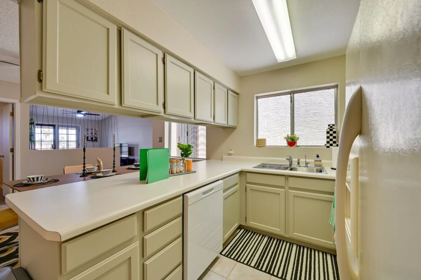 Cozy Arizona Retreat w/ Pool Access, Patio & Grill