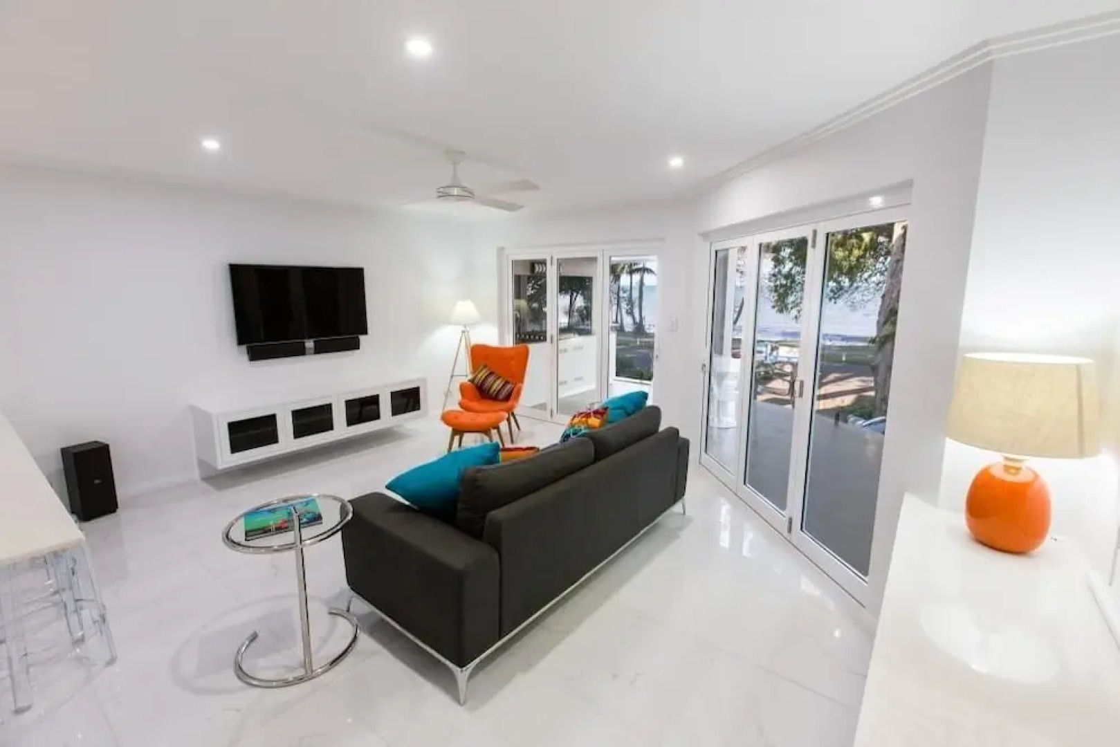 603 On The Beach - Luxury Apartment