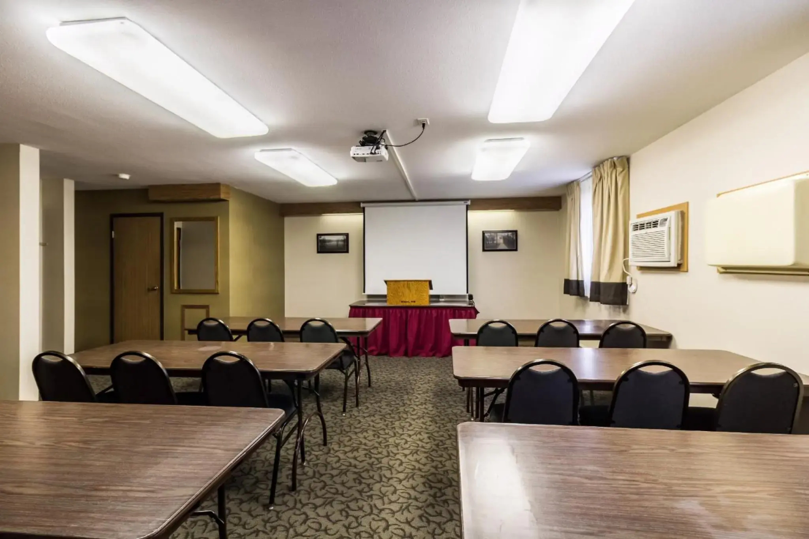 Studio 6 Minot, ND