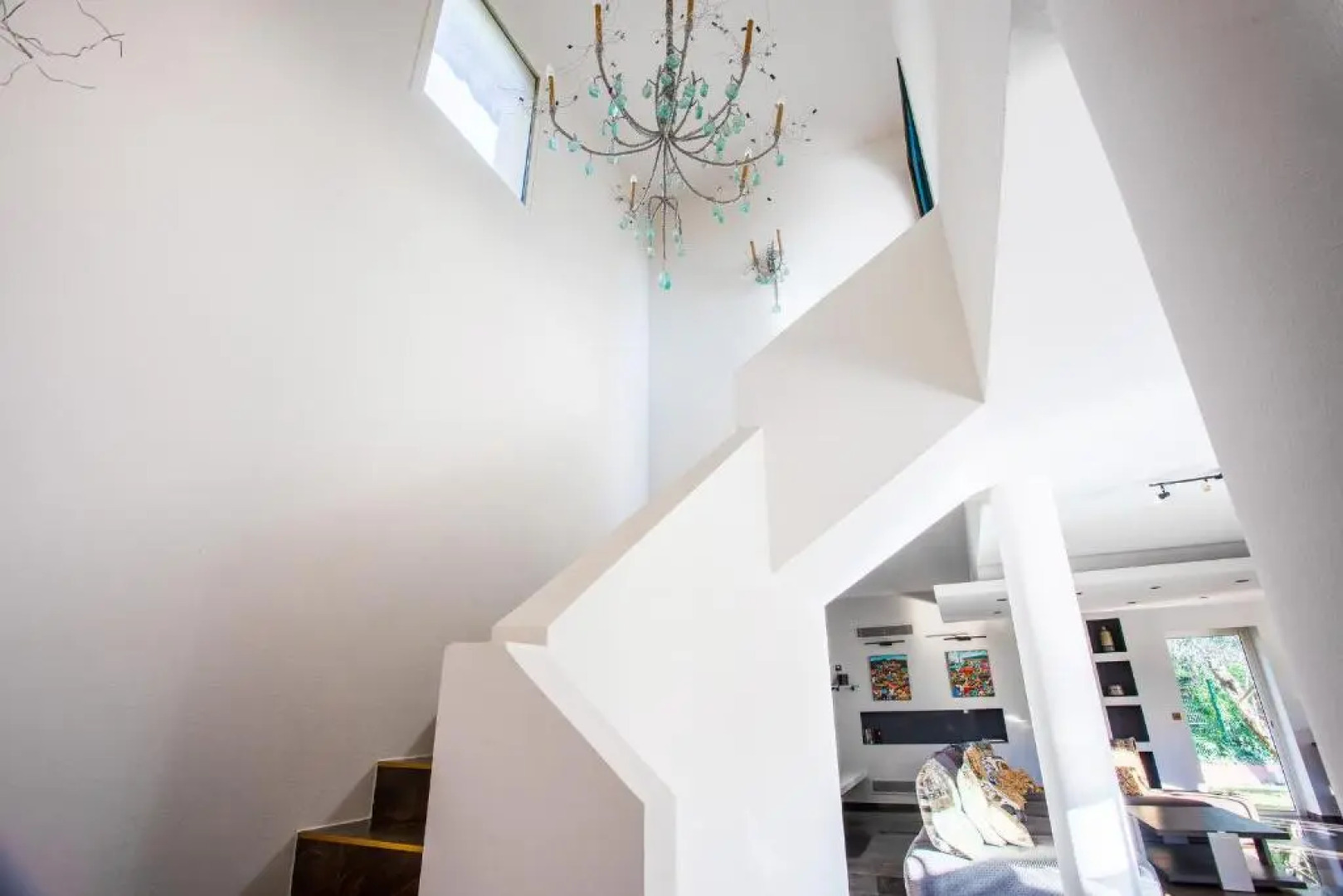 Serene Luxurious Hillside Villa Near Cannes