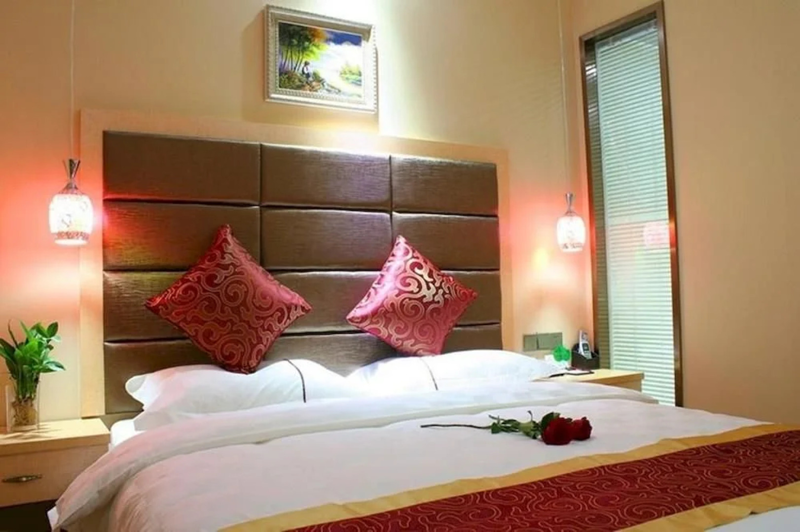 Ankang Yuting Fashion Hotel