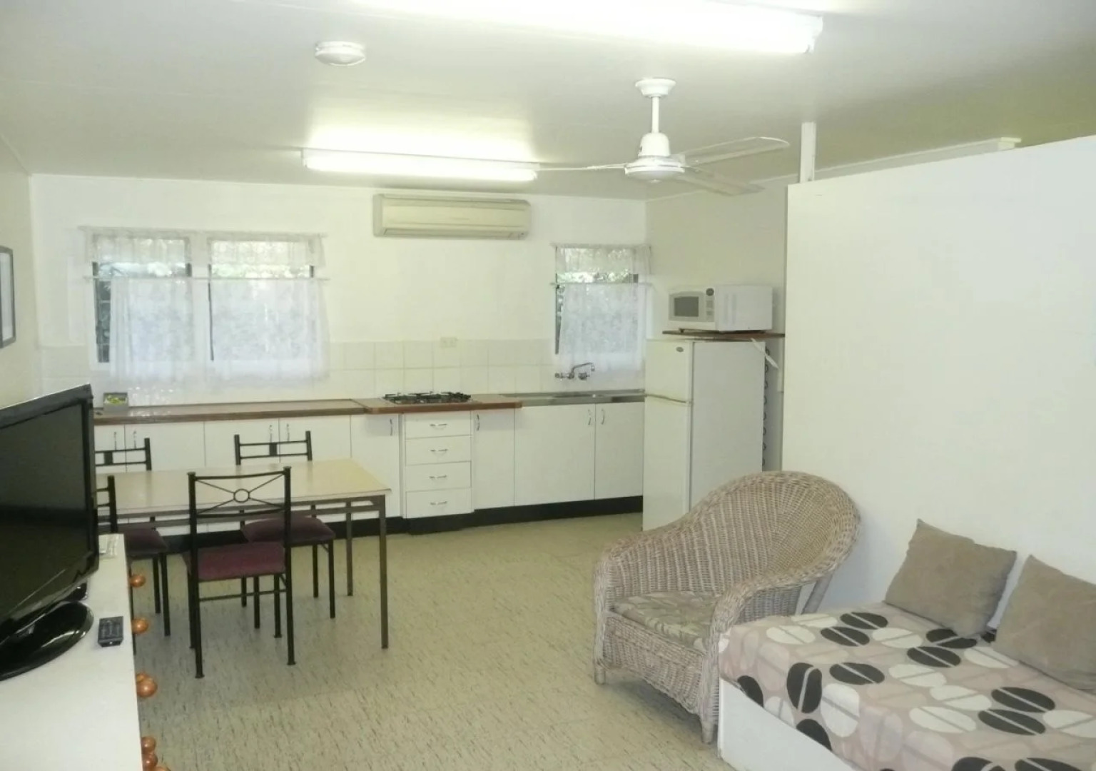 Beachside Holiday Units