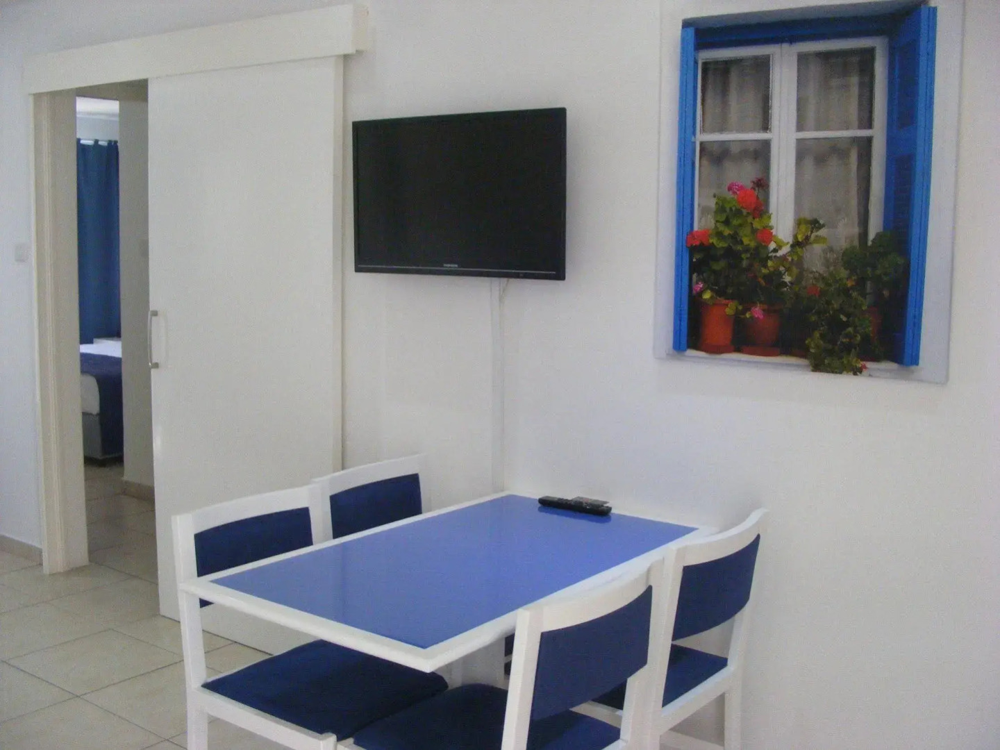 Sun Hall Beach Hotel Apts.