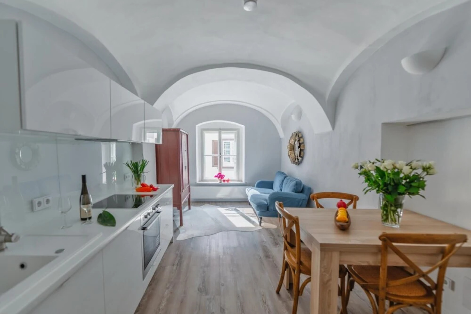 Deluxe Apartment With two King Bedrooms in the Historic Centre of D Rnstein