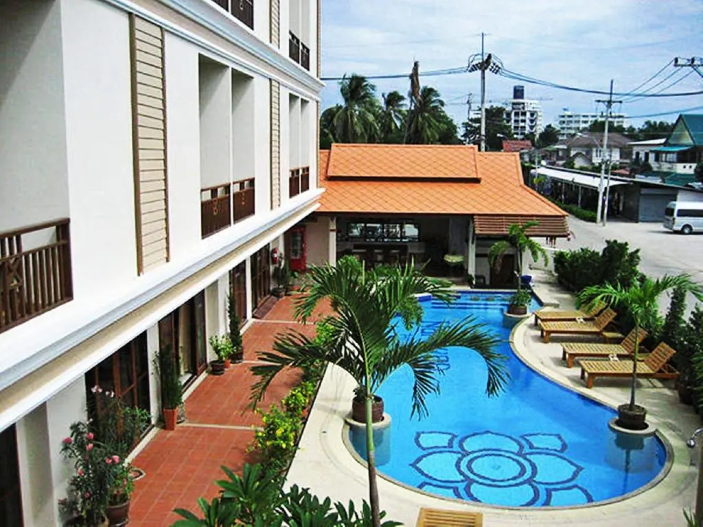 Narawan Hotel