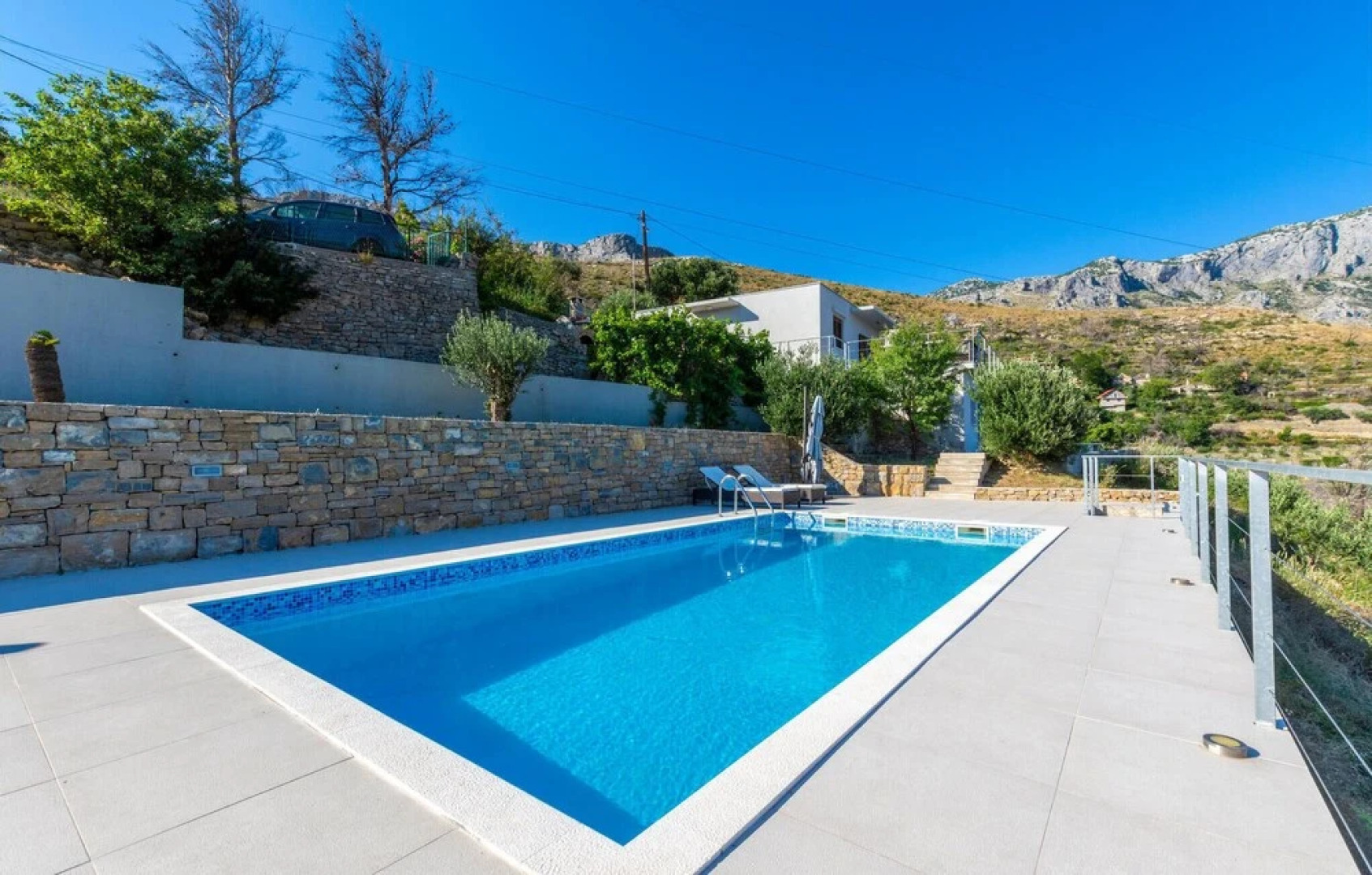 Amazing Home in Zrnovnica With Wifi and 2 Bedrooms