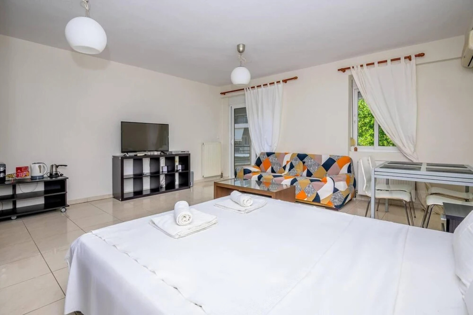 Cozy 'koukou' Discrete Apartment in Orestiada