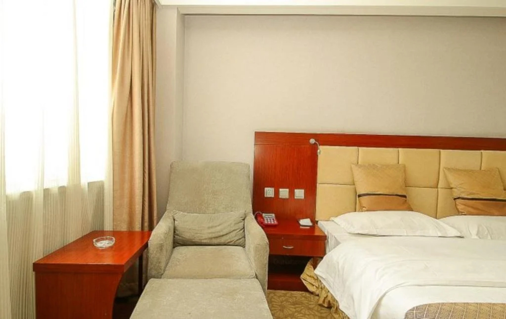 Qujing Municipal People's Congress Training Center Guesthouse