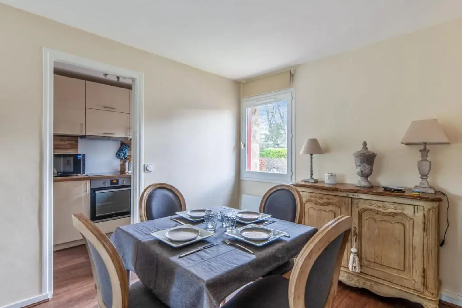 Nice flat in a beautiful estate 15 min by walk from Deauville - Welkeys