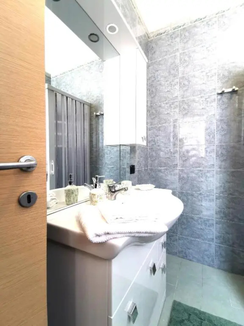 Don Carlo Casa Vacenze