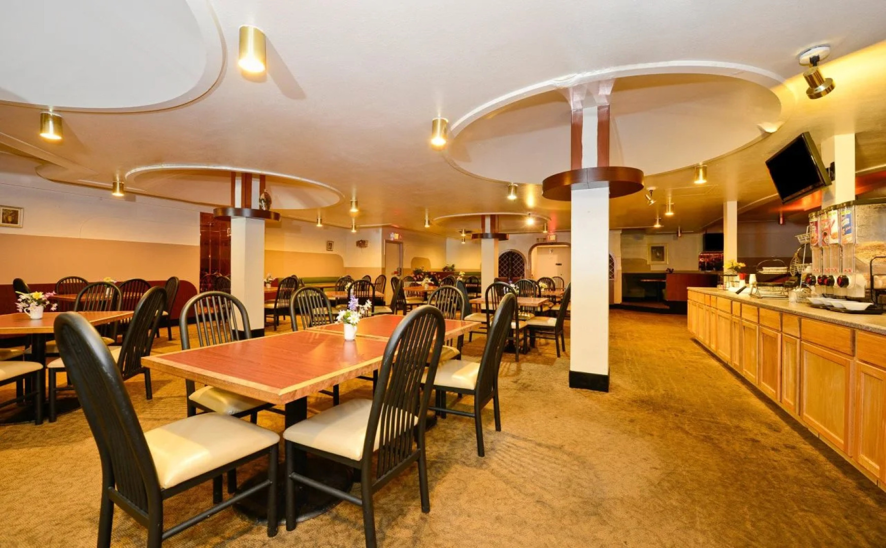 Howard Johnson by Wyndham Benton Harbor/St. Joseph