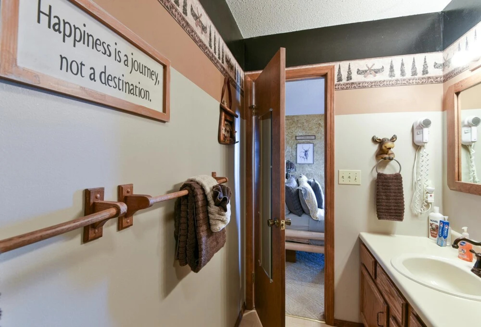 Westcreek Lodge @ Notch-vaulted Ceilings, 2 Pools, Private Lake, 1 Mile to Sdc!