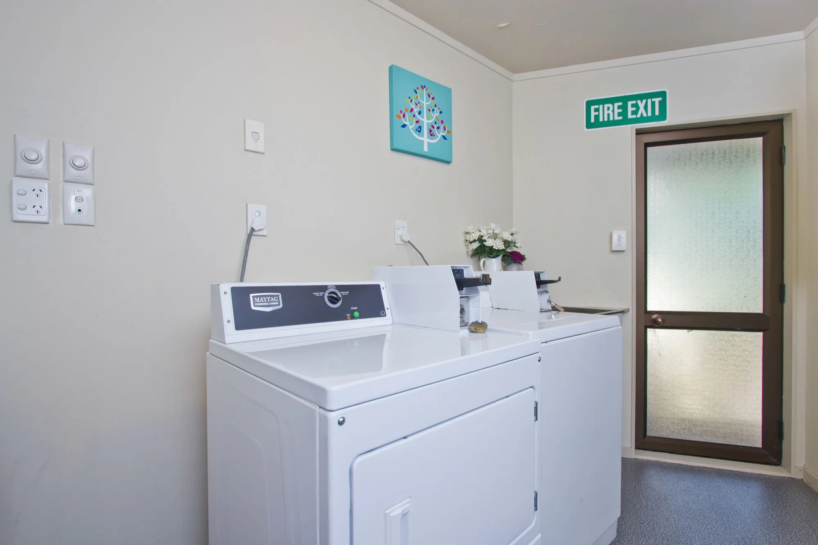Airport Manor Inn