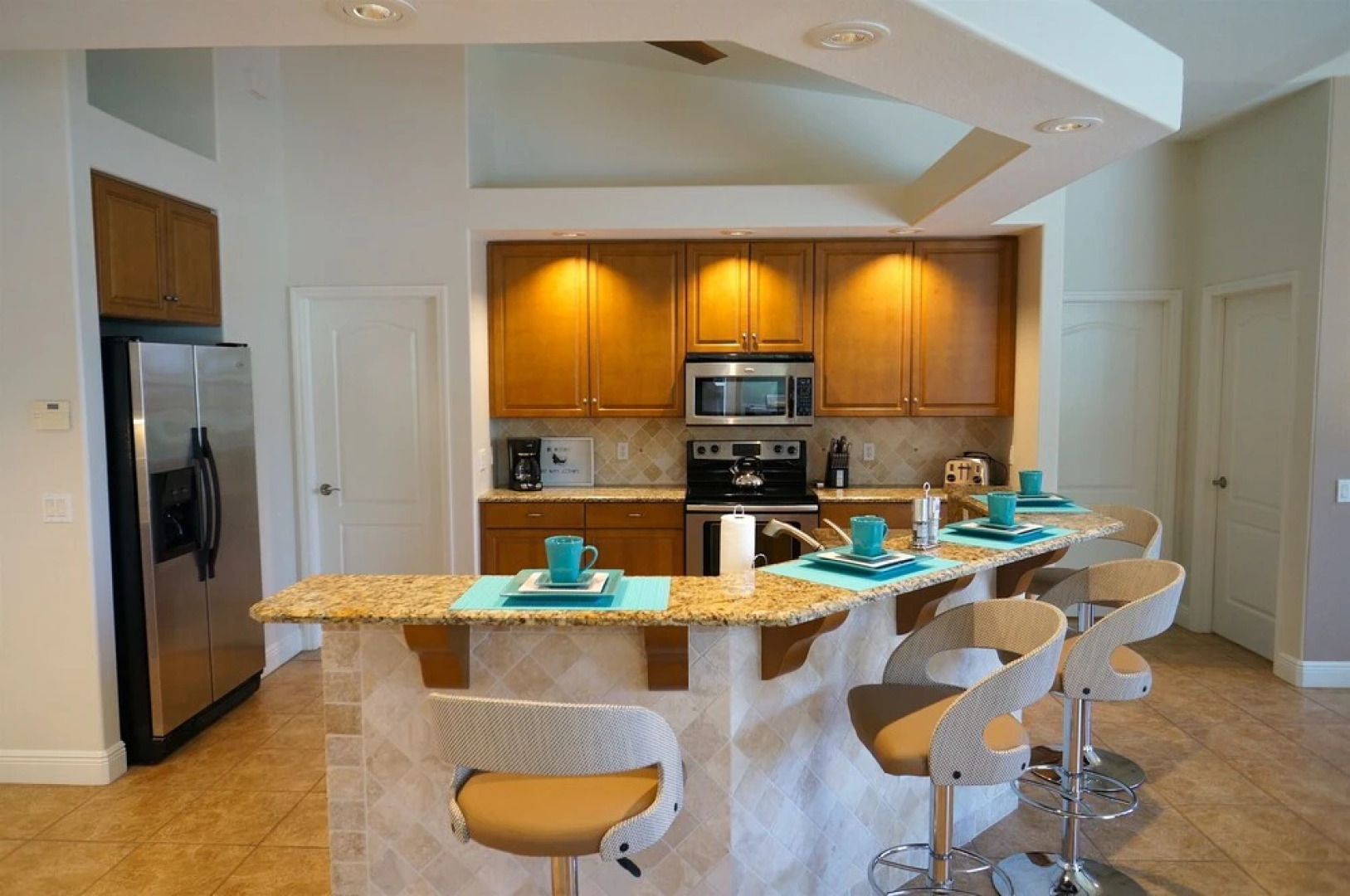 Alicia in Walking Distance to Yacht Club 1014