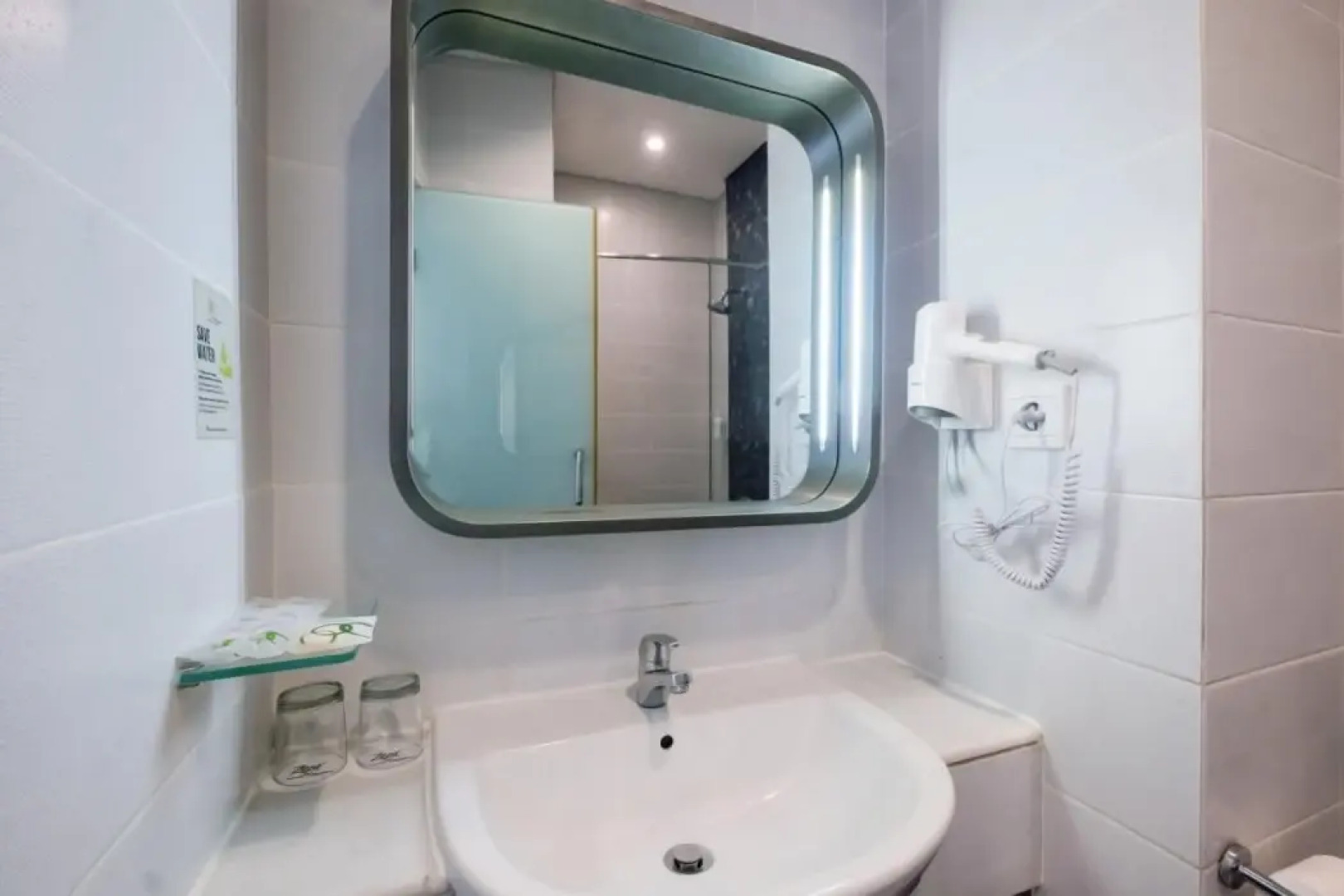 Zest Jemursari by Swiss-Belhotel International