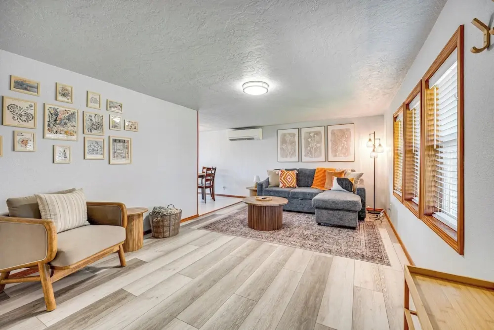 9 Mi to The Gorge: Updated Retreat w/ Yard!