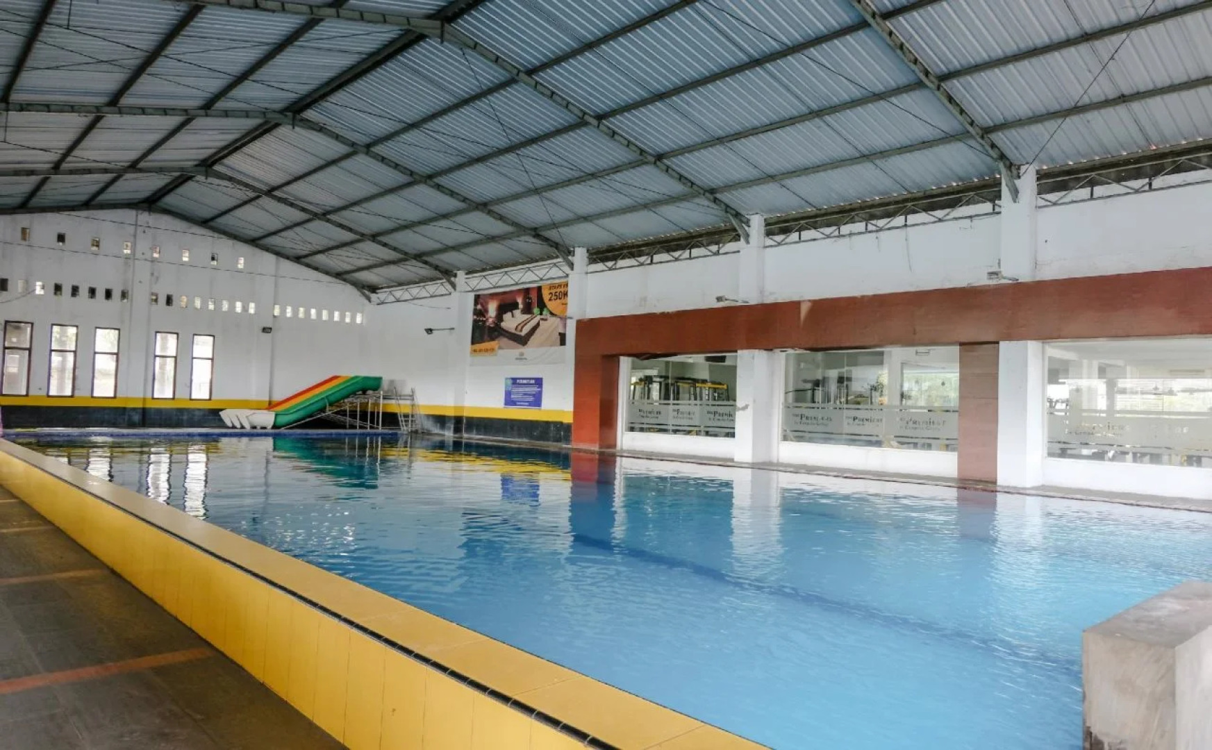 Townhouse OAK Series Style Hotel Jember