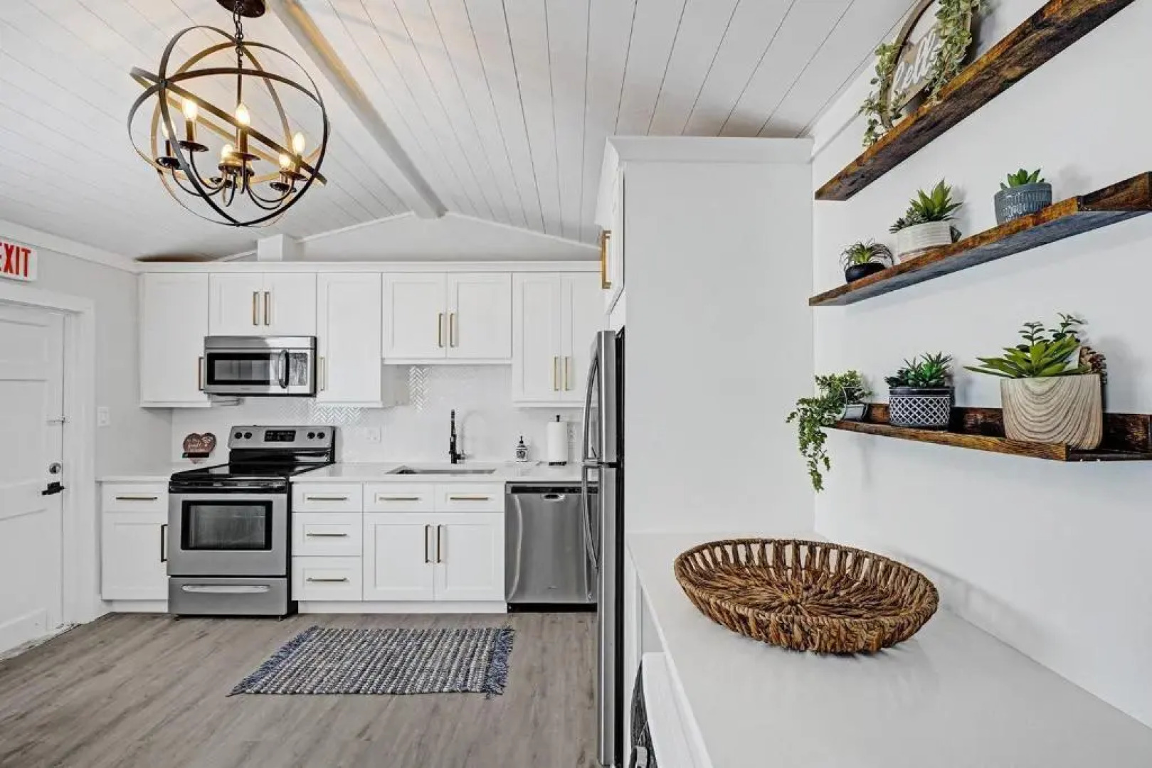 Remodeled Deerfield Beach House 2 Blocks To Beach Laundry Full Kitchen Private Fenced Yard Pets OK