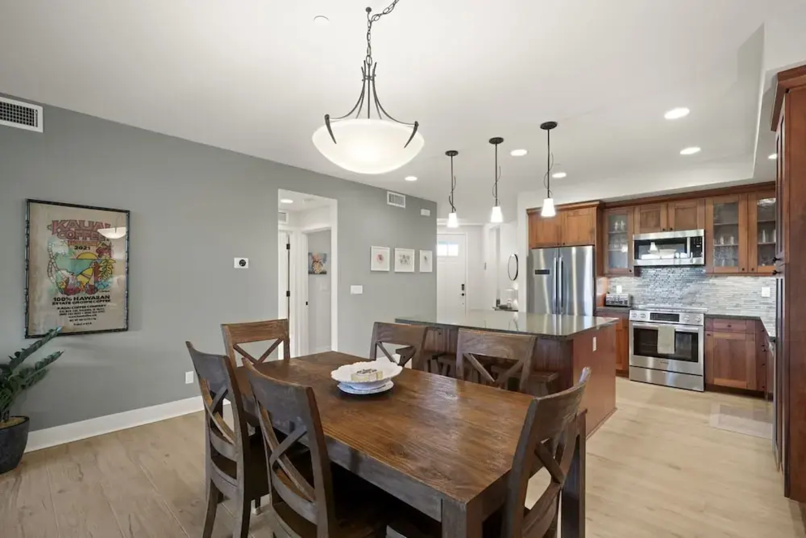 Pili Mai 5d 3 Bedroom Condo by RedAwning