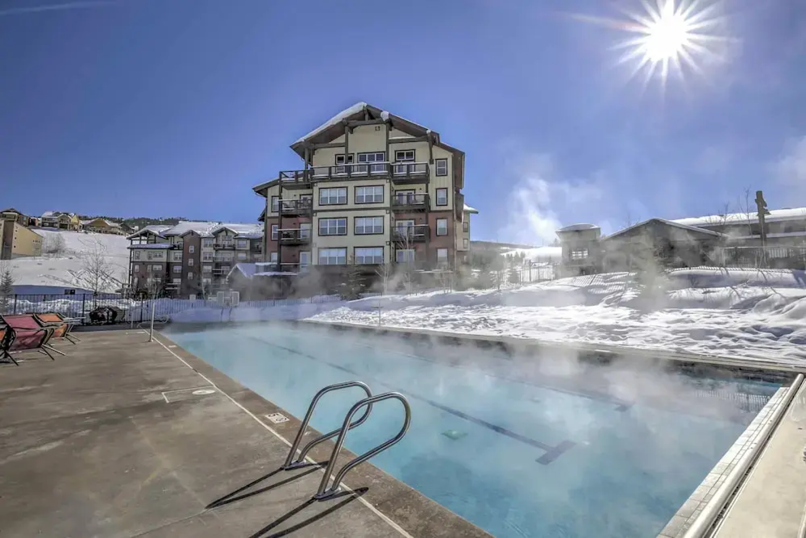 Ski-in/ski-out Granby Townhouse w/ Private Hot Tub