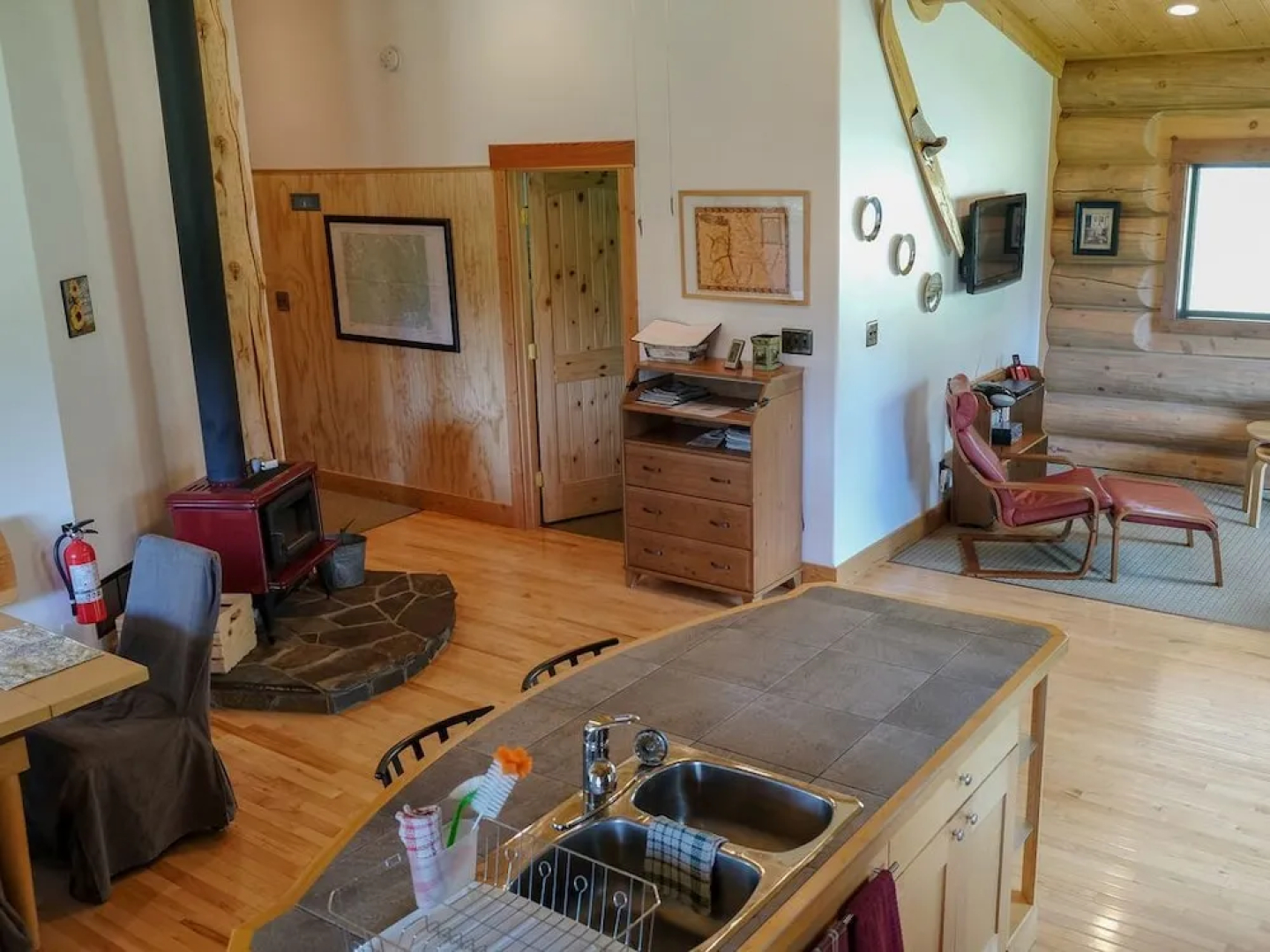 Beautiful Log Chalet Near Fernie, BC
